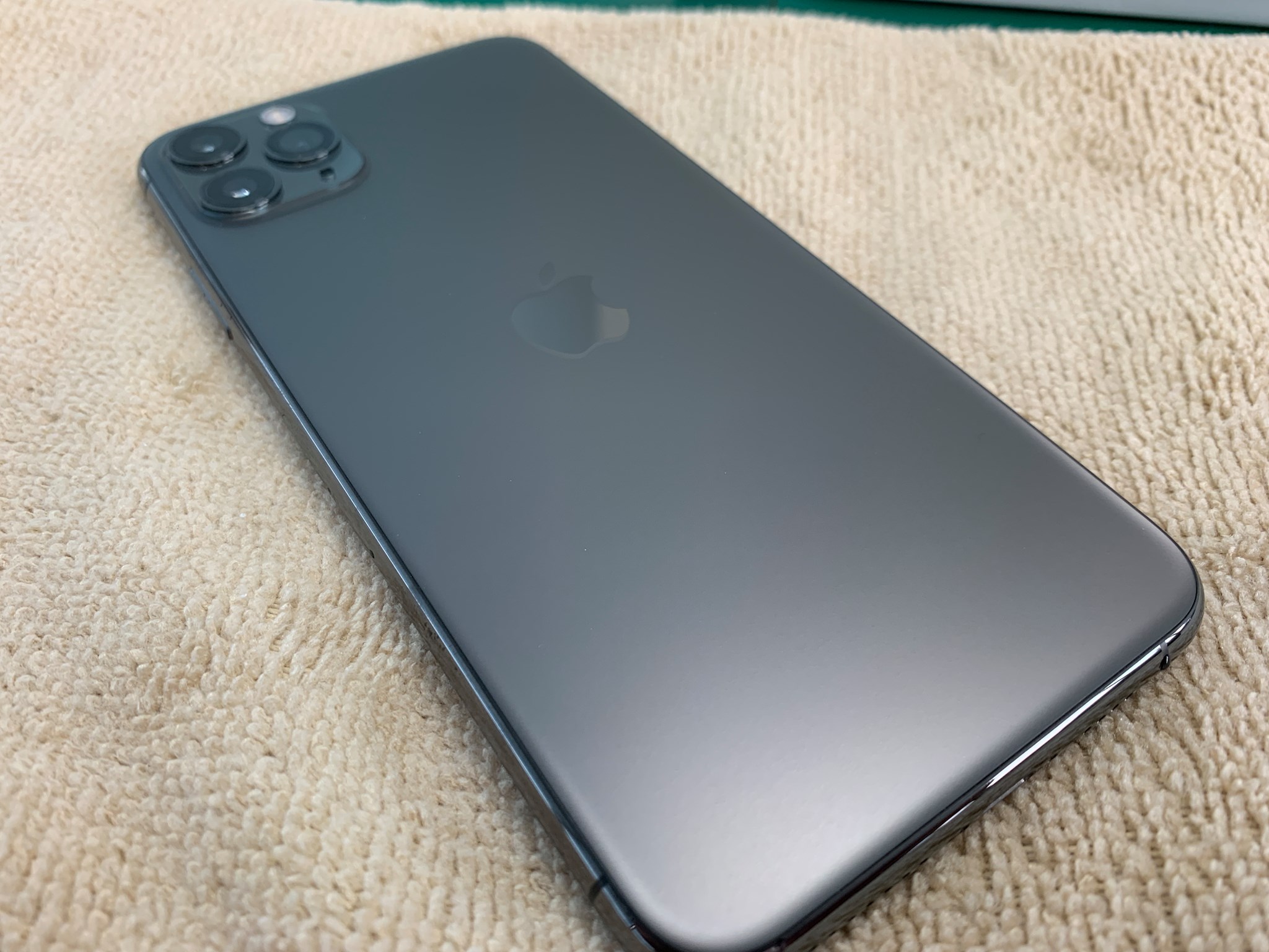 iPhone11Proに両面ガラスコーティング