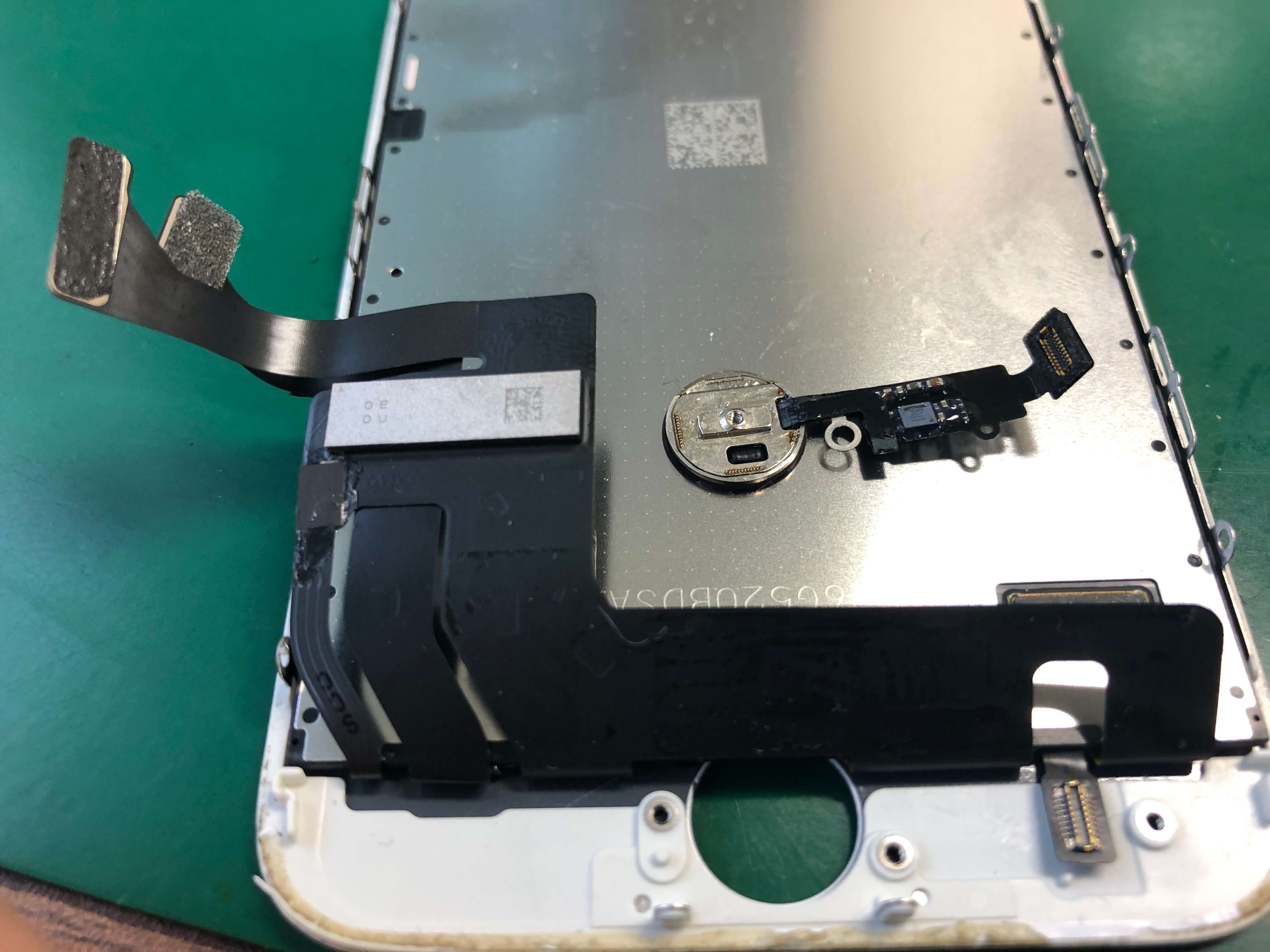 iPhoneホームボタン修理2