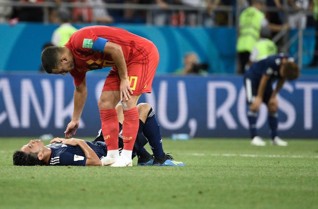サッカーワールドカップ日本代表香川真司とアザール握手