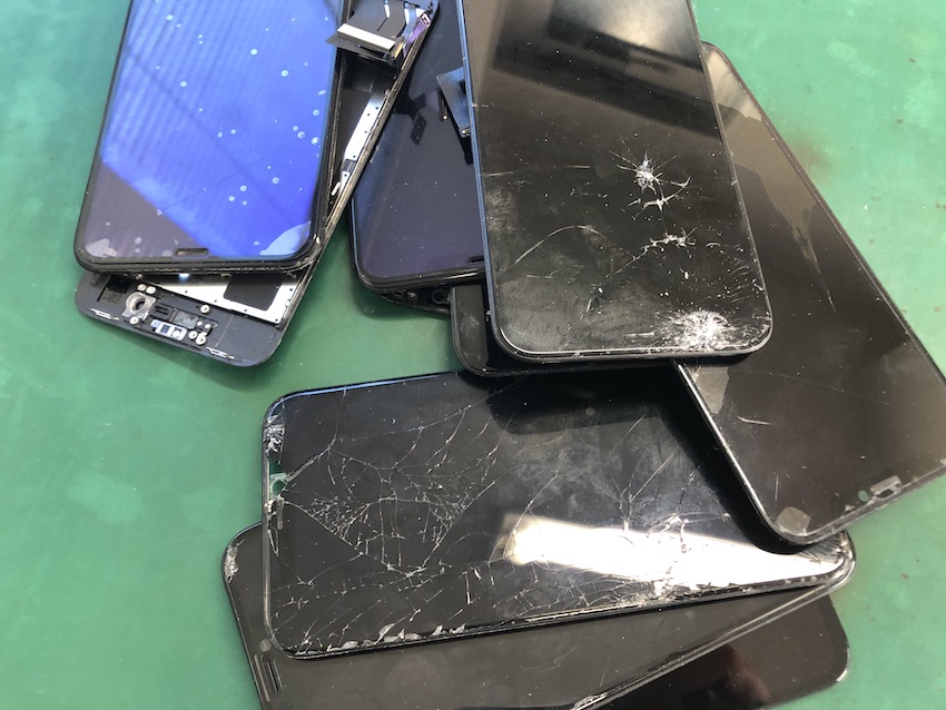 IphoneiPhone画面割れ修理料金を目黒区最安値に値下げしました！