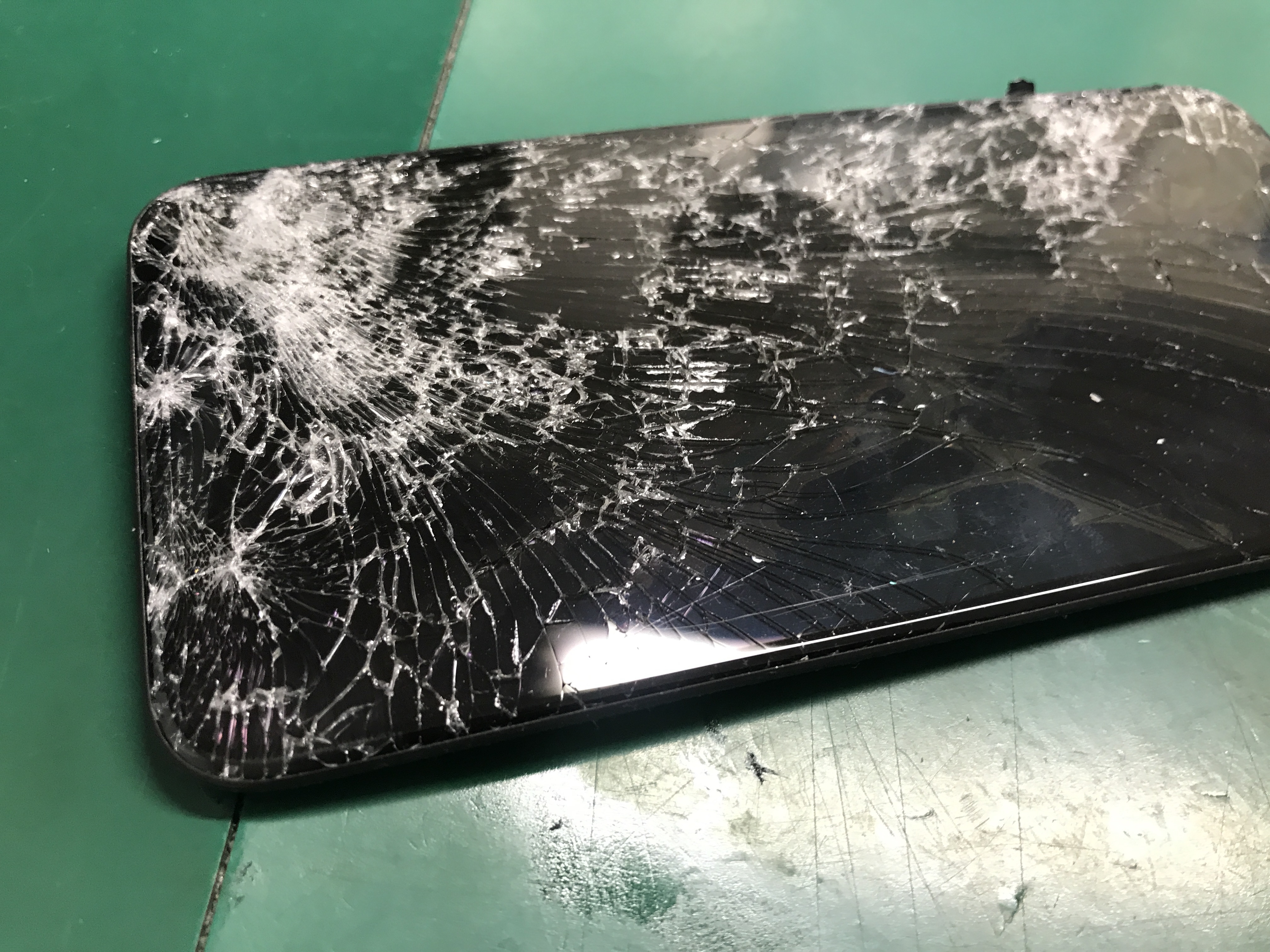 代官山からPhoneXsの画面修理