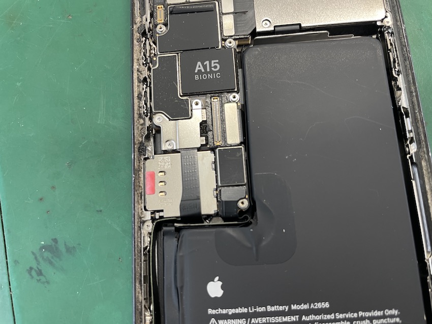 IphoneiPhoneの水没でお困りの方へ｜学芸大学エリア→成田也中目黒店が最短解決♪