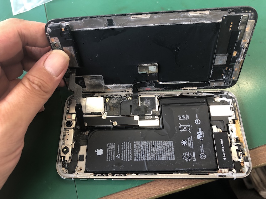 海水で起動しなくなったiPhoneXs水没修理