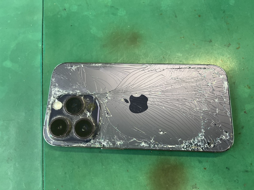 【iPhone高額買取】学芸大学からもすぐ！動かないジャンク品も成田也中目黒店へ