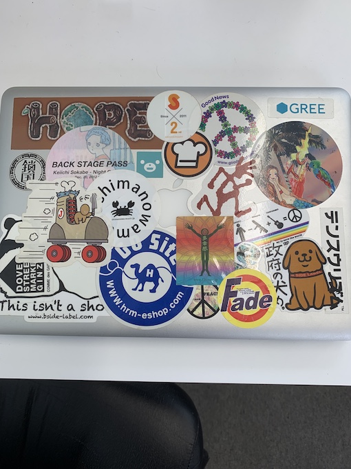 電源がつかないMacBookの買取で昨日に続き都立大学よりお越しいただきました！
