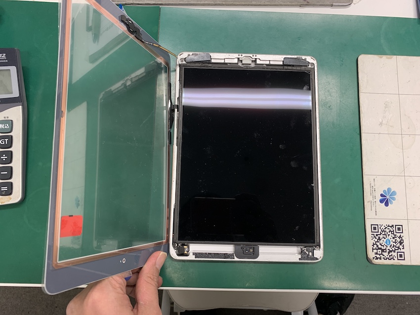 ガラス割れ修理をしたiPad本体
