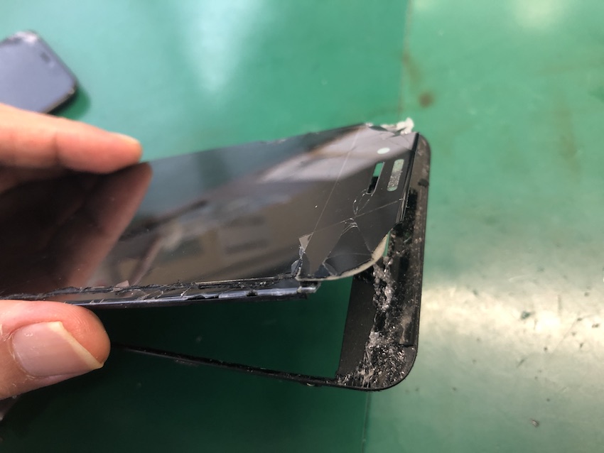 iPhoneの画面修理、即日10分〜対応