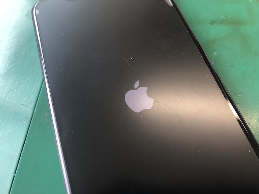 水没してリンゴループになったiPhone11Pro