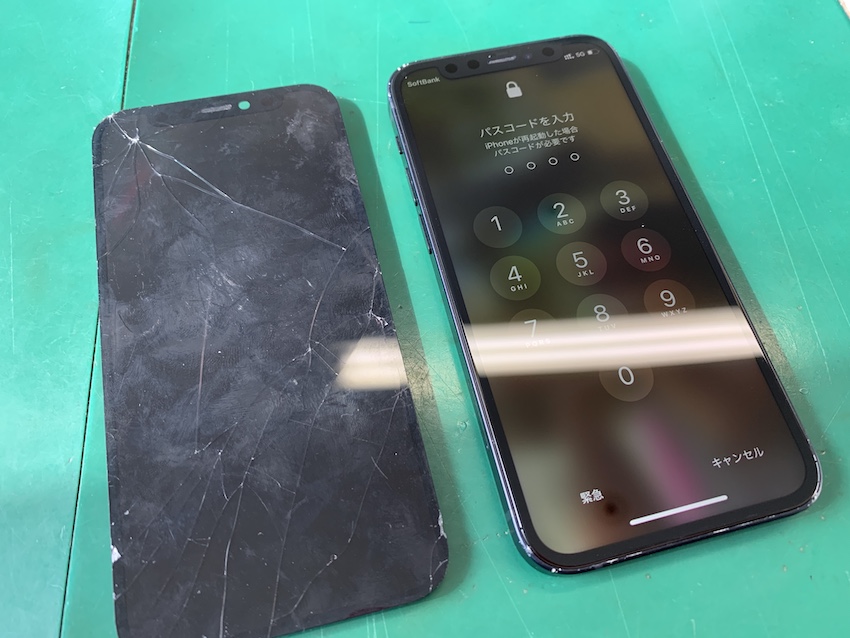 iPhone12mini画面割れパネルと本体