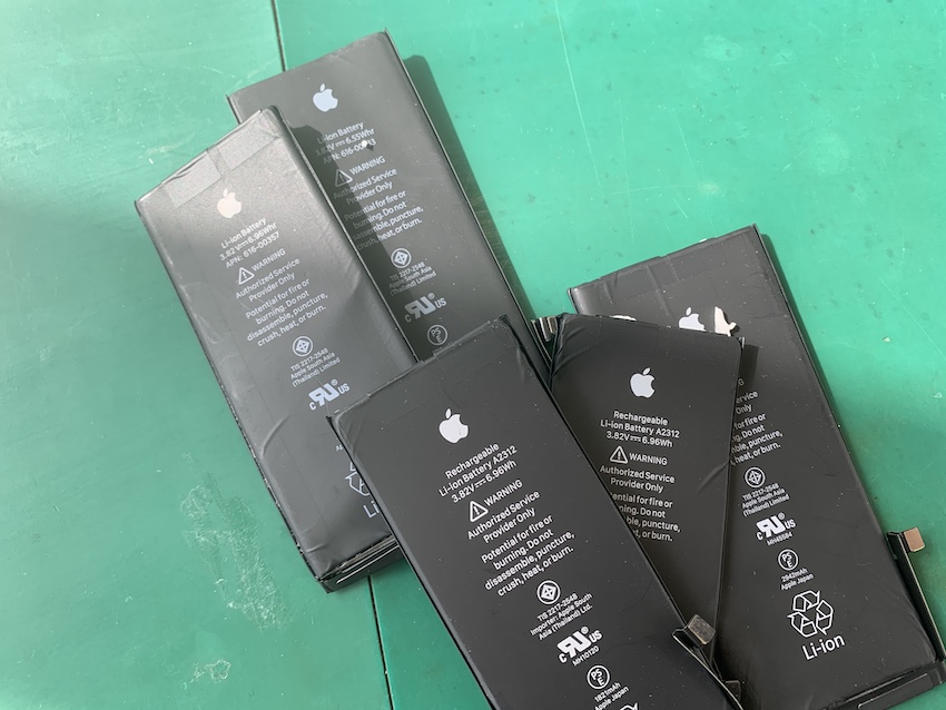 劣化したiPhoneのバッテリー