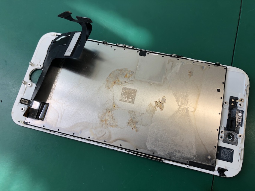 トイレで水没させたiPhone8を1時間で復旧
