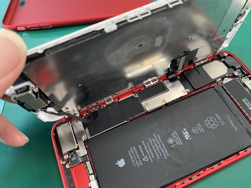 劣化したiPhone7Plusのバッテリーを10分で交換