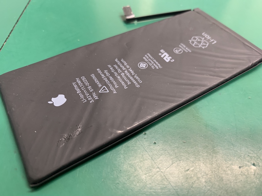 即日10分でiPhone7Plusのバッテリーを交換