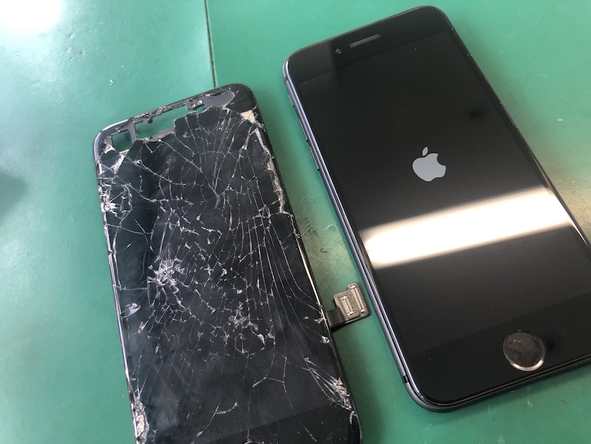 iPhone8の画面割れ修理、当日15分で完了