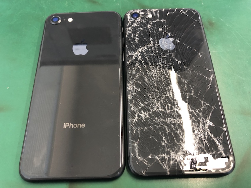 iPhone8の背面ガラス割れのフレーム交換