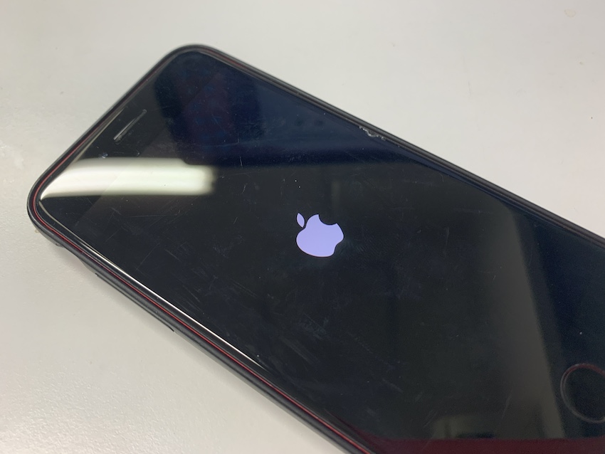 リンゴループになったiPhone8本体