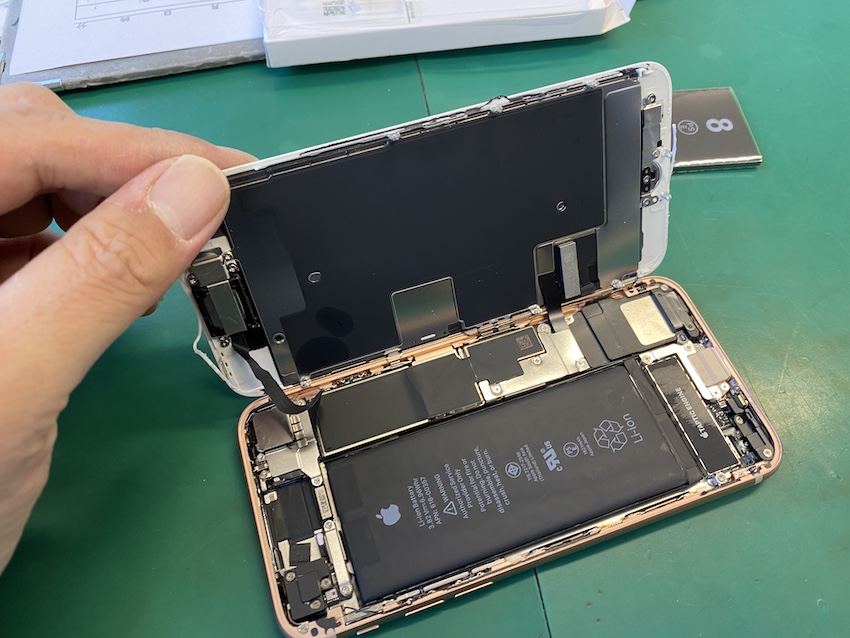大崎広小路駅よりiPhoneSE2のバッテリー交換