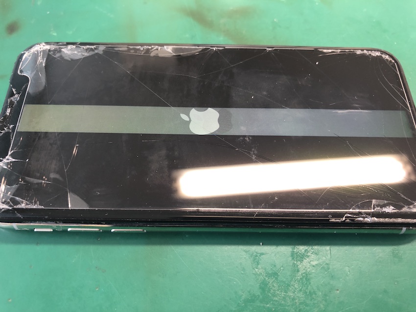 即日10分で壊れたiPhoneXの画面修理