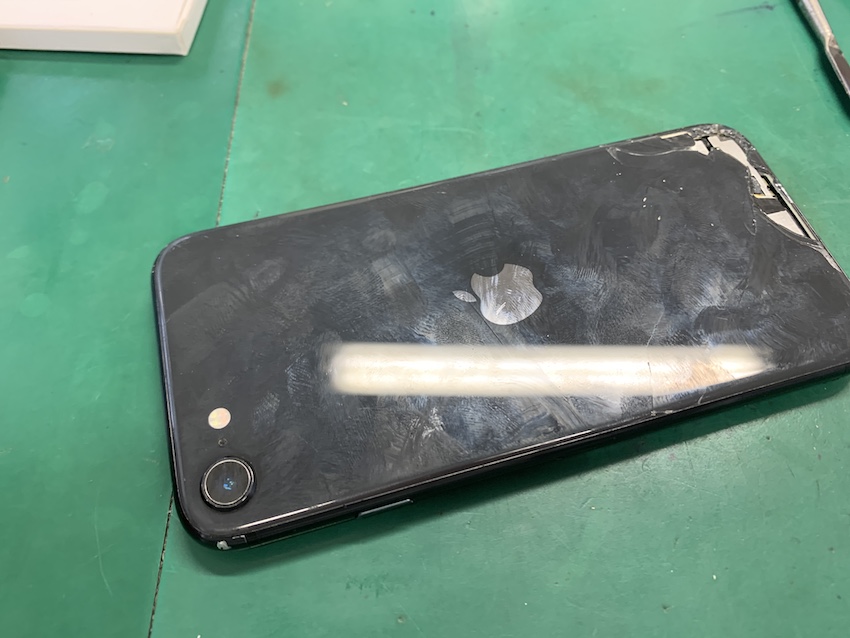 iPhone買取なら成田也中目黒店へ！壊れていても買取ます♪