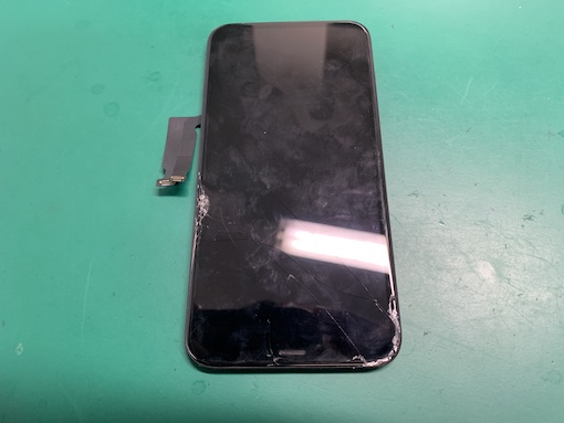 取り外したタッチが効かないiPhoneXRの液晶パネル
